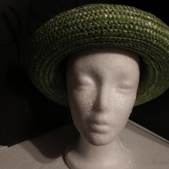 GREEN STRAW HAT - Picture 2 of 3